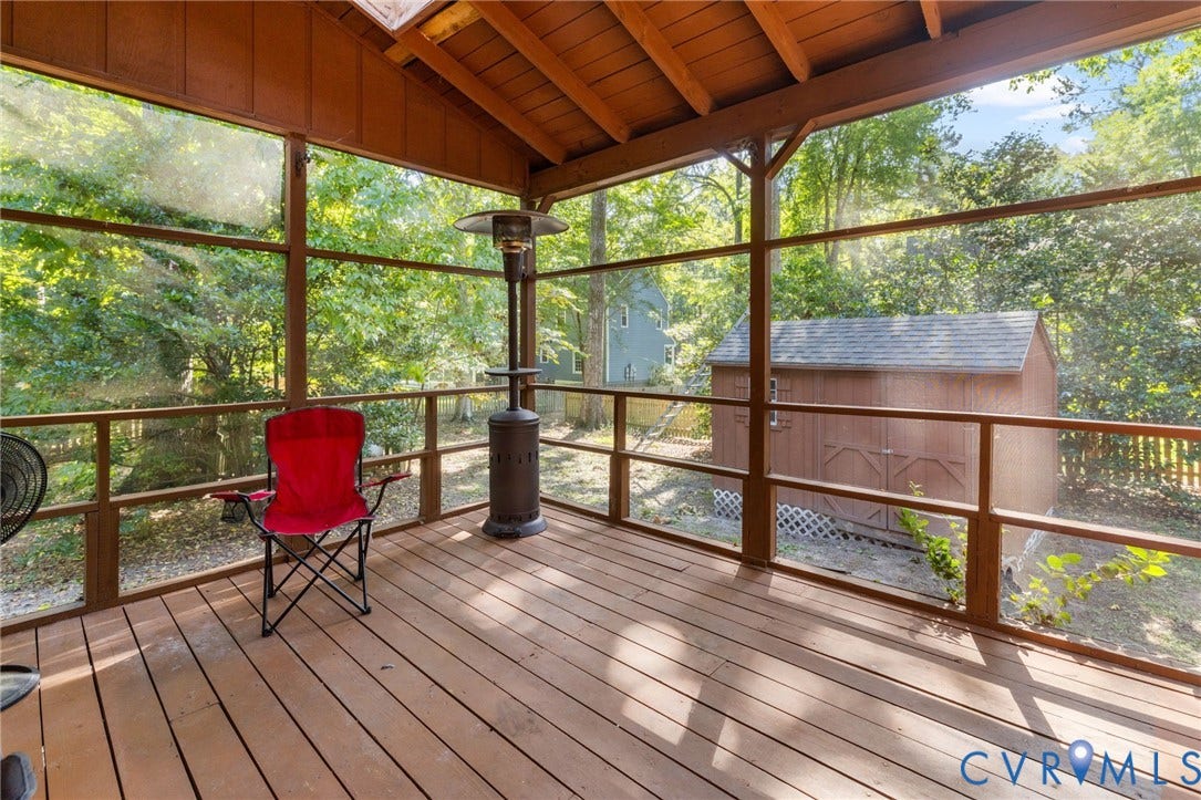 Nice screen porch on back of house.
