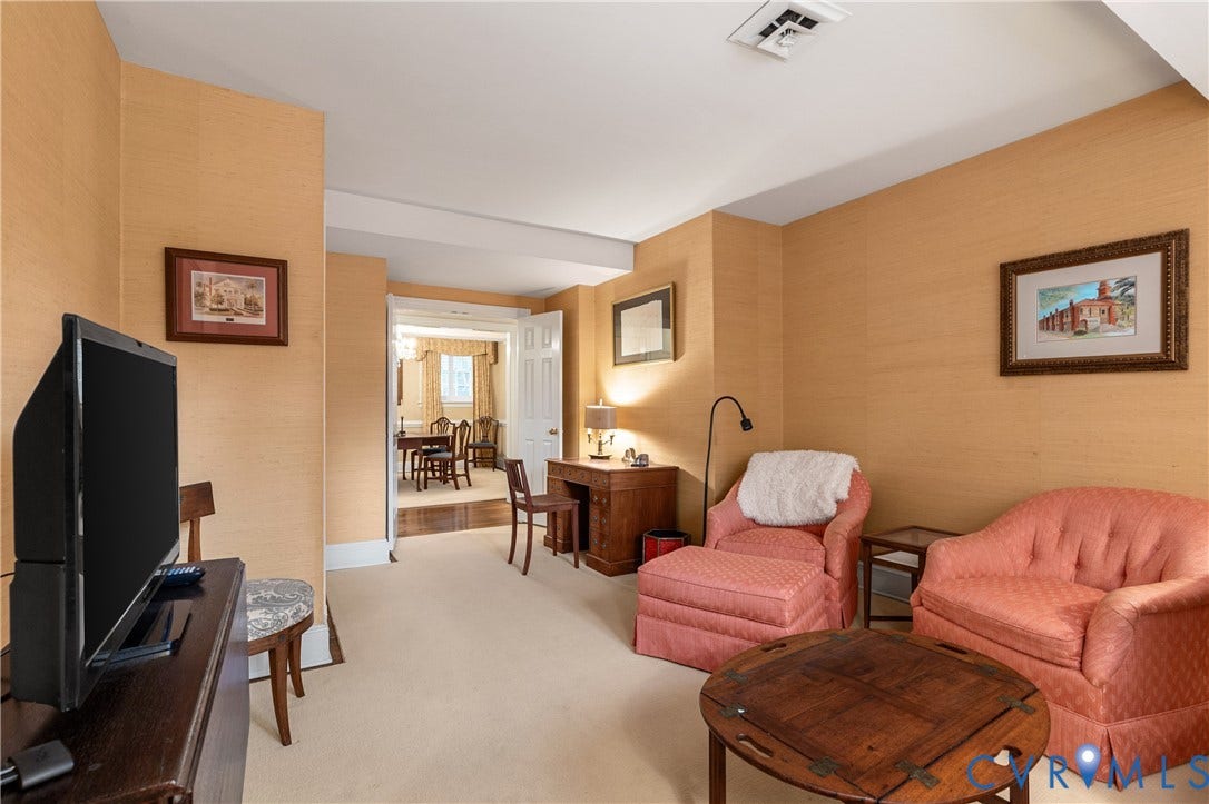 5621 Cary Street Road, #U4, Wilton, Richmond, VA 23226 Room featuring textured wall coverings, neutral carpeting, and multi-panel interior doors