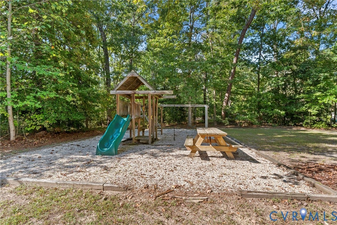138 W Spring Road, Aylett, VA 23009 138 W Spring Road, Aylett, VA 23009
