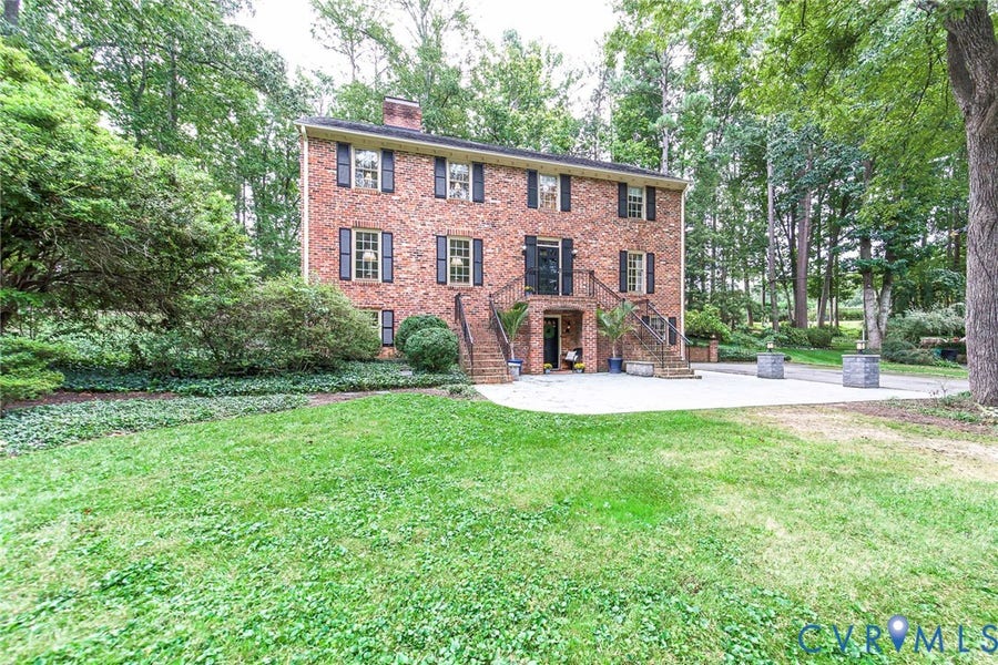Property photo for 407 Berwickshire Drive, Henrico, VA