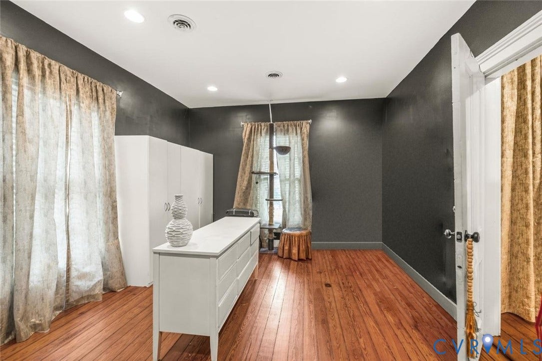 416 W Washington Street, Folly Castle, Petersburg, VA 23803