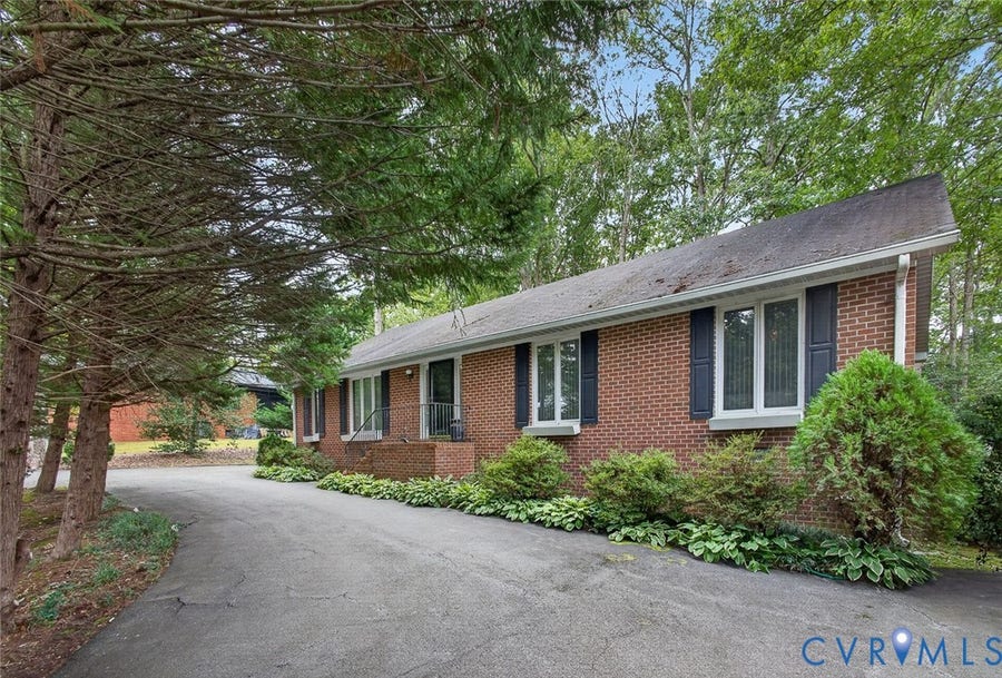 Property photo for 8281 Burnside Drive, Mechanicsville, VA