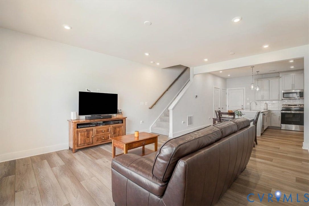 9690 Turning Point Dr, #A, 4E300, Glen Allen, VA 23059 Recessed lighting, wood-finish flooring