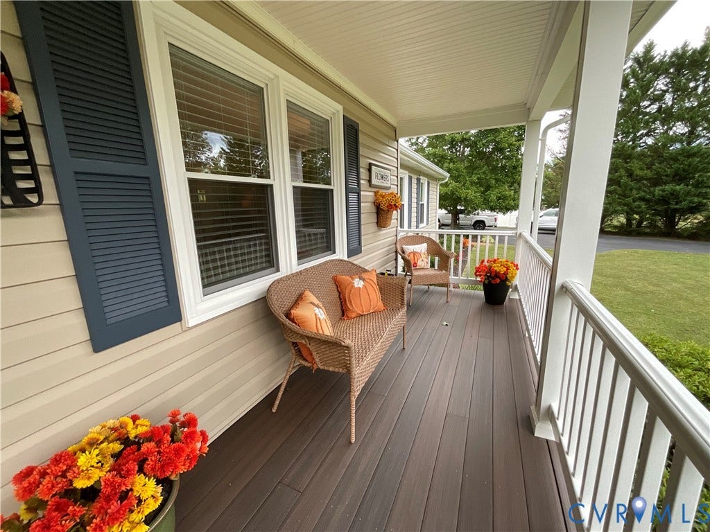 12949 Jefferson Highway, Bumpass, VA 23024 Covered front porch