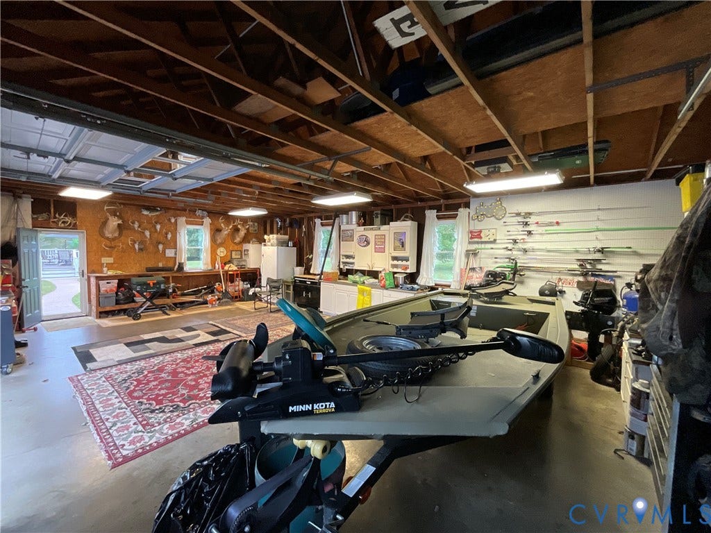 12949 Jefferson Highway, Bumpass, VA 23024 Fits 2+ cars workshop