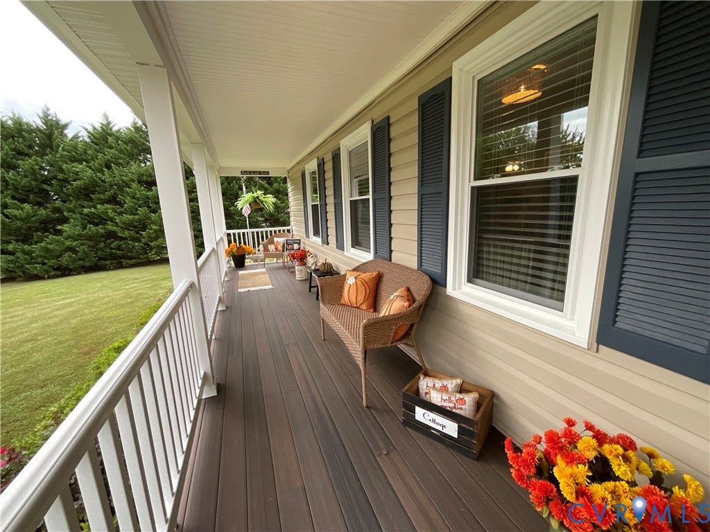 12949 Jefferson Highway, Bumpass, VA 23024 Covered front porch