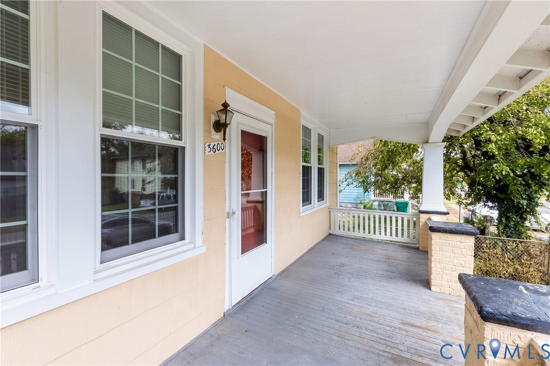 Covered frontporch