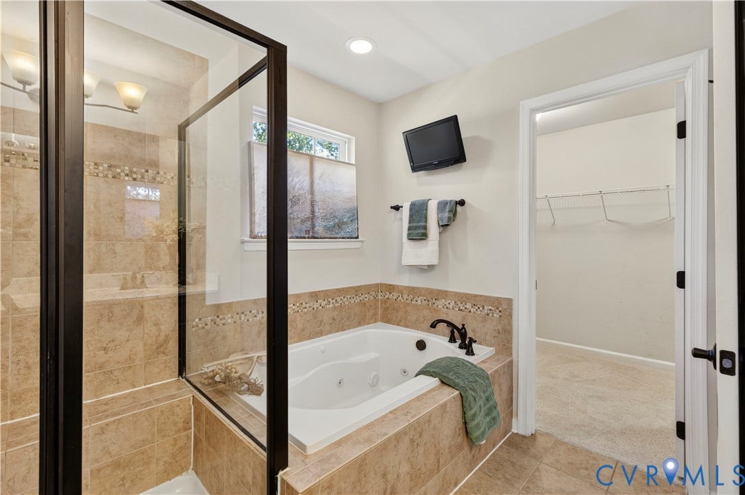 10041 POLLEN Drive, Hanover, Mechanicsville, VA 23116 Soaker Tub with Jets & Large Tiled Shower is a Home Run!