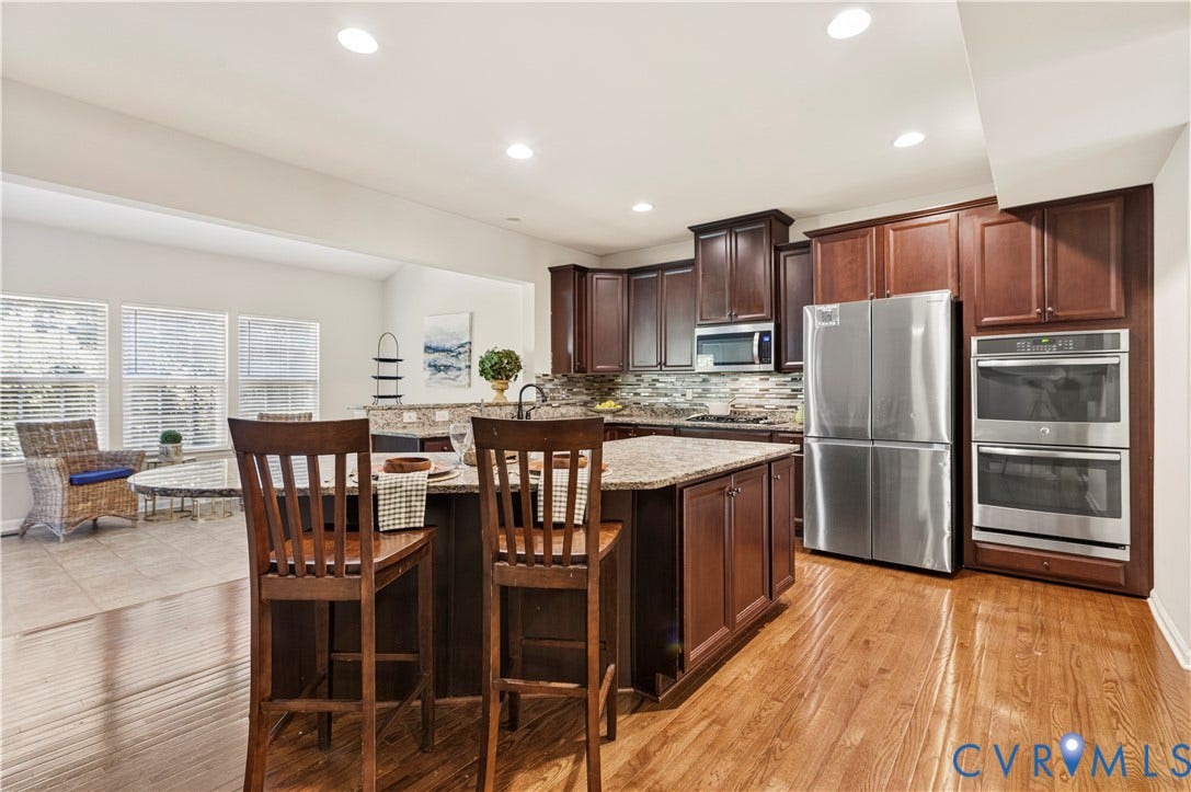 10041 POLLEN Drive, Hanover, Mechanicsville, VA 23116 Double the Fun and convenience with SS Double Ovens!