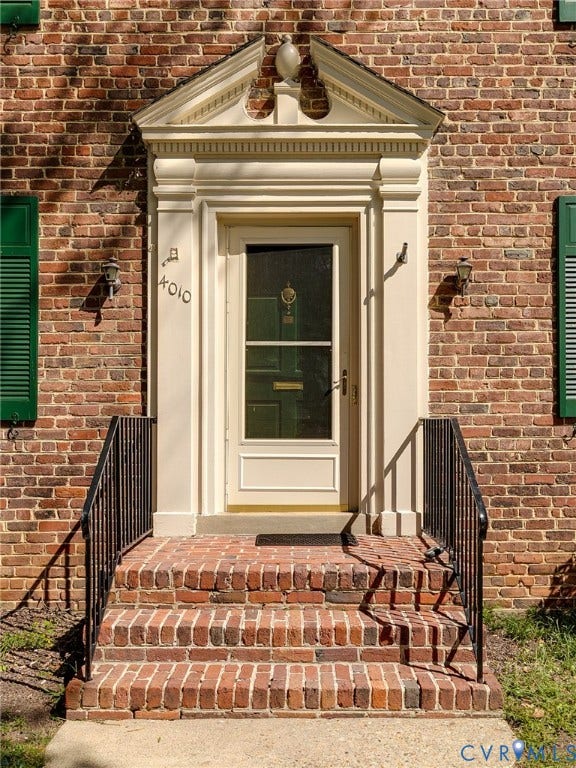 4010 Patterson Avenue, #1stfl, Richmond, VA 23221 Brick exterior with coordinating brick steps