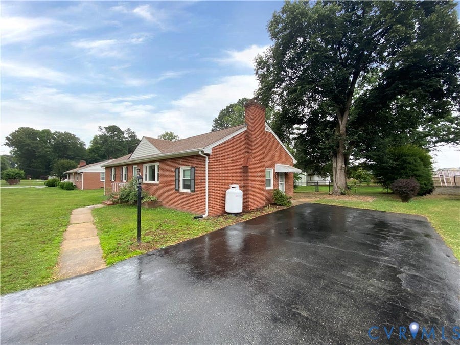 Property photo for 8337 Burnside Drive, Mechanicsville, VA