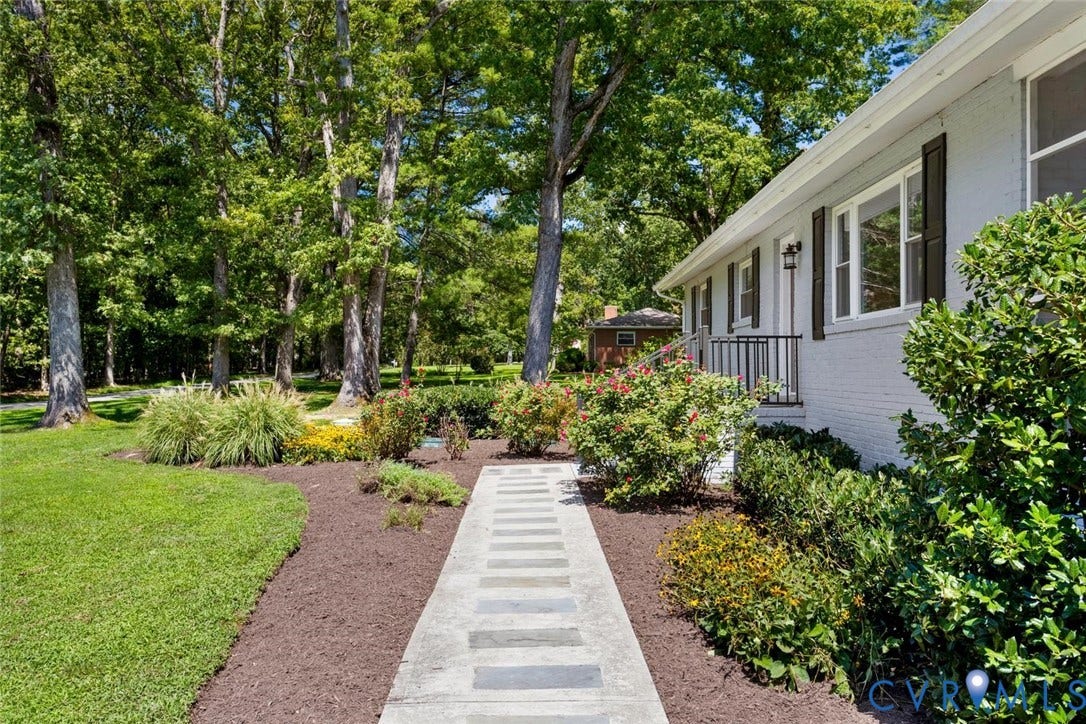 565 Rochelle Road, Huguenot Hills, Richmond, VA 23238