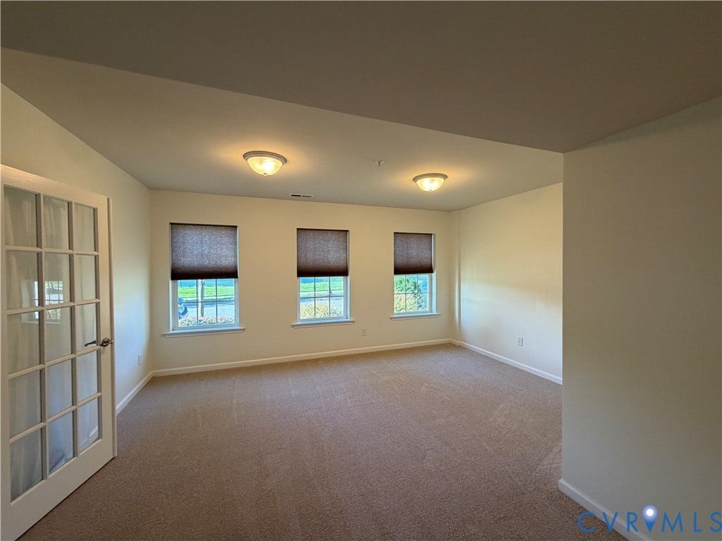 Entry level Flex space with full bathroom and closet.