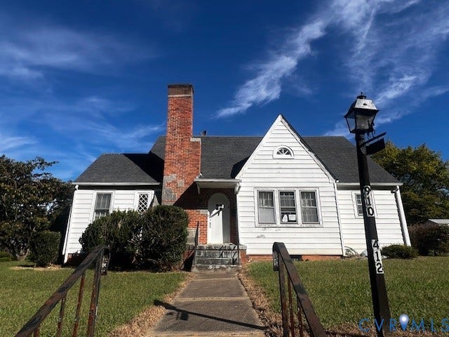 Property photo for 412 Third Avenue, Farmville, VA