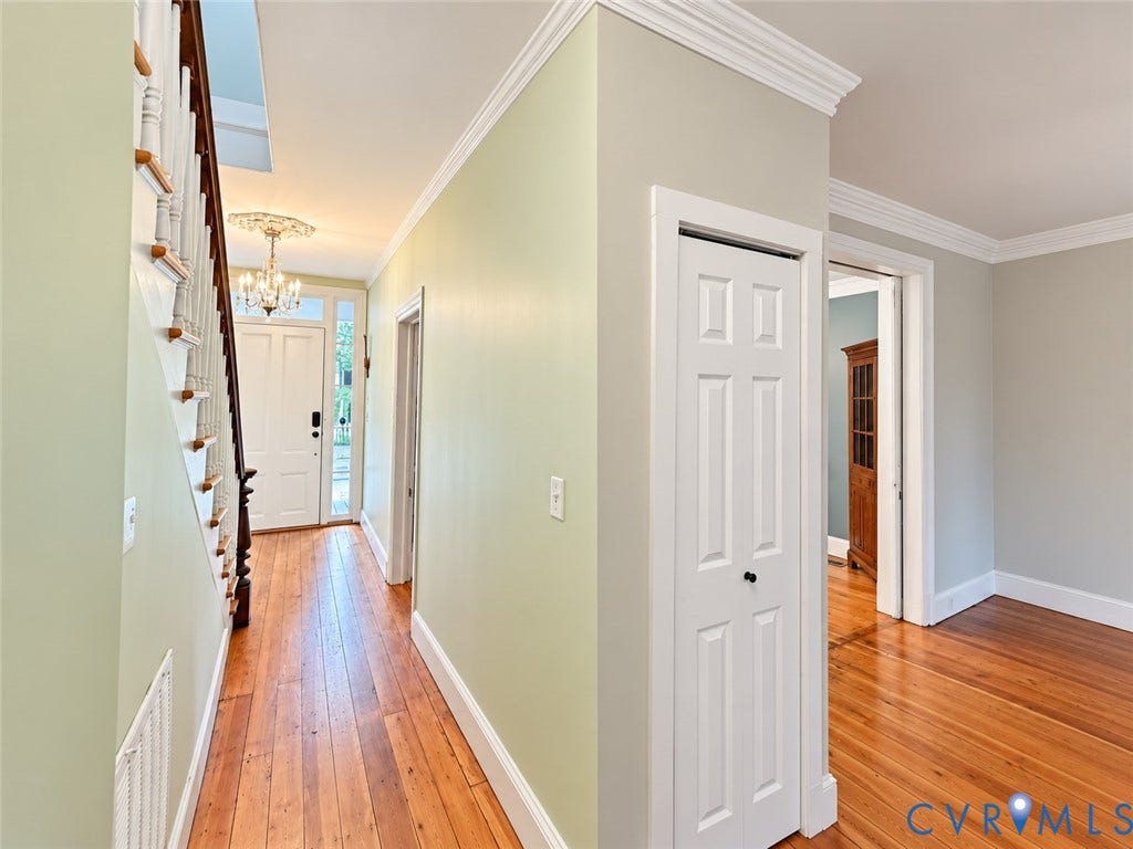 315 Grove Avenue, Petersburg, VA 23803 Wood-finish flooring throughout, with crown molding and white trim