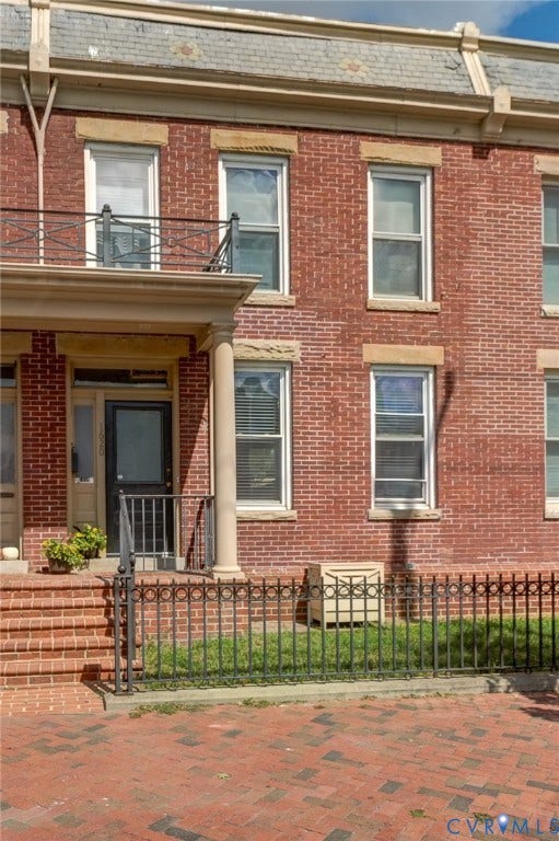 1620 W Cary Street, Fan Extenstion, Richmond, VA 23220 Red brick facade with stone window sills
