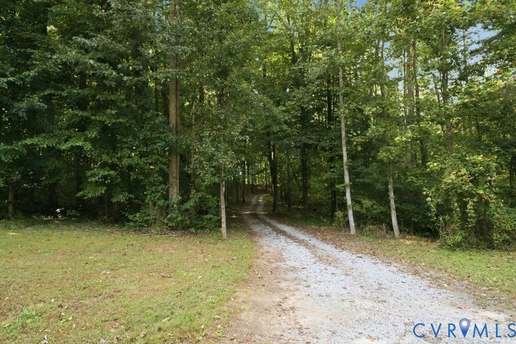 12101 Clementown Road, Amelia, VA 23002 12101 Clementown Road, Amelia, VA 23002