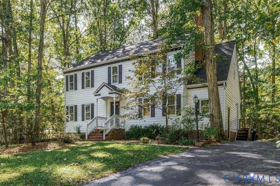 Property photo for 5810 Oak Knoll Road, Midlothian, VA