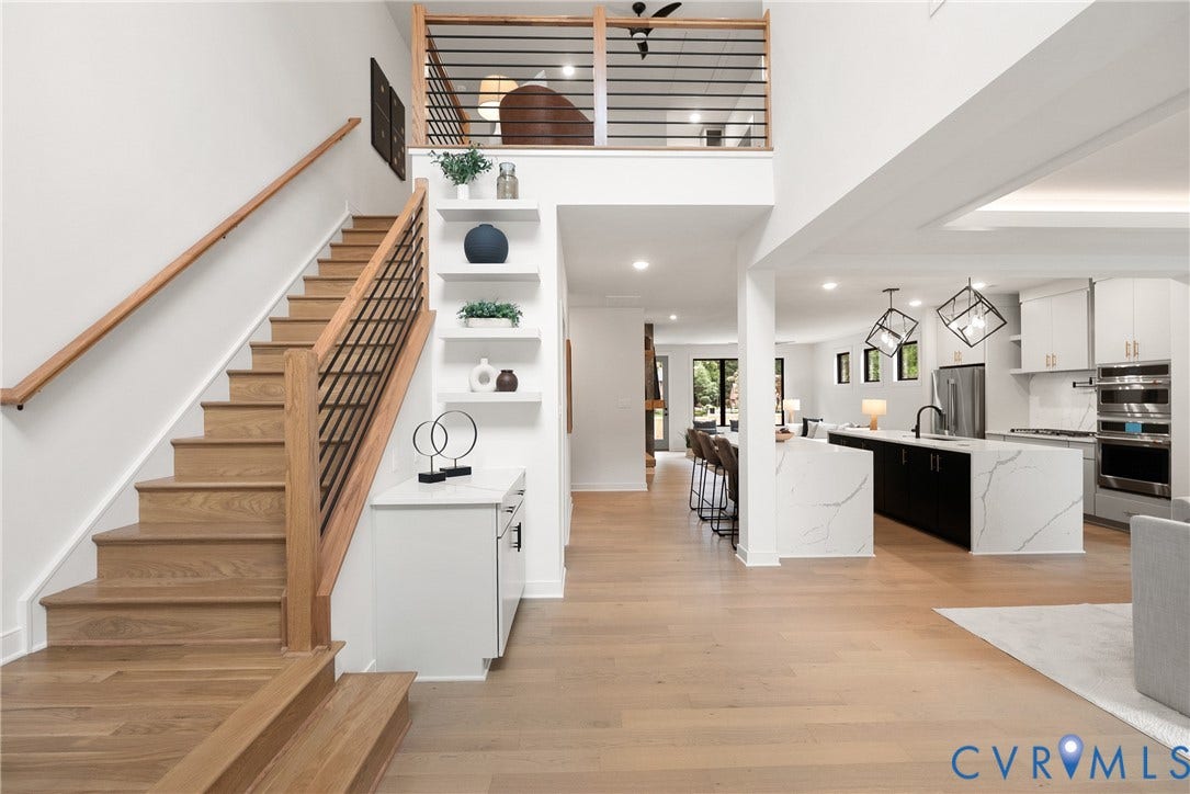 2708 Willoughton Lane, Enclave At Willow Oaks, Richmond, VA 23225 Dramatic vaulted ceiling entry