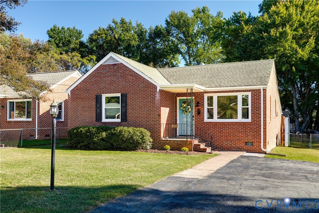 Welcome to 2923 Irisdale Ave, a beautiful 3-bedroom, 1.5-bathroom home in Henrico