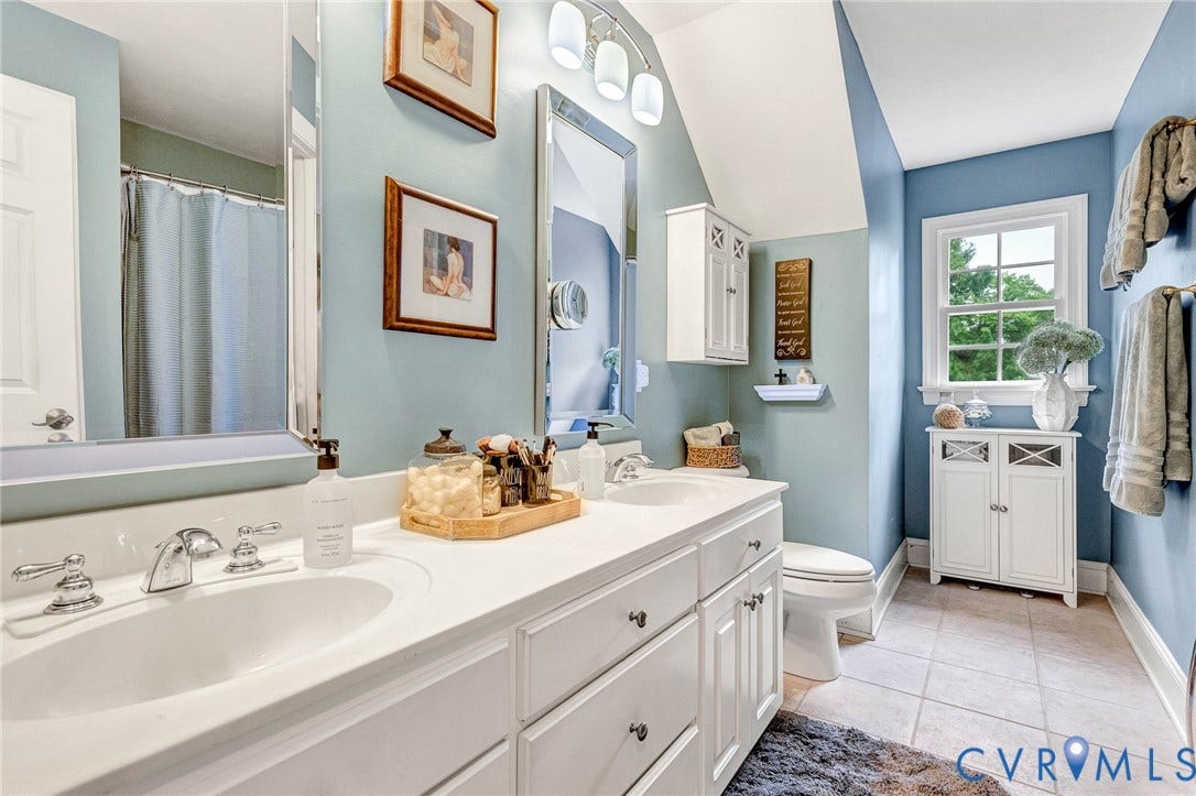 Hallway full bathroom