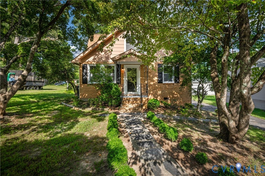 Property photo for 1901 Dinwiddie Avenue, Hopewell, VA