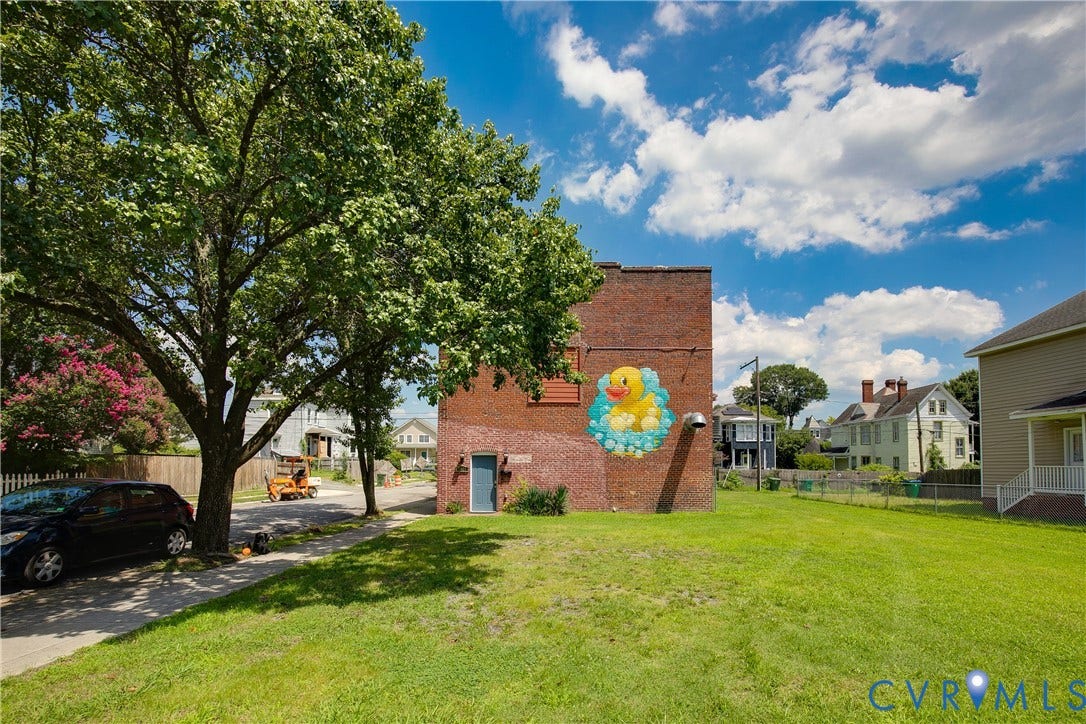 2021 North Avenue, Richmond, VA 23222 Brick exterior with a distinctive mural
