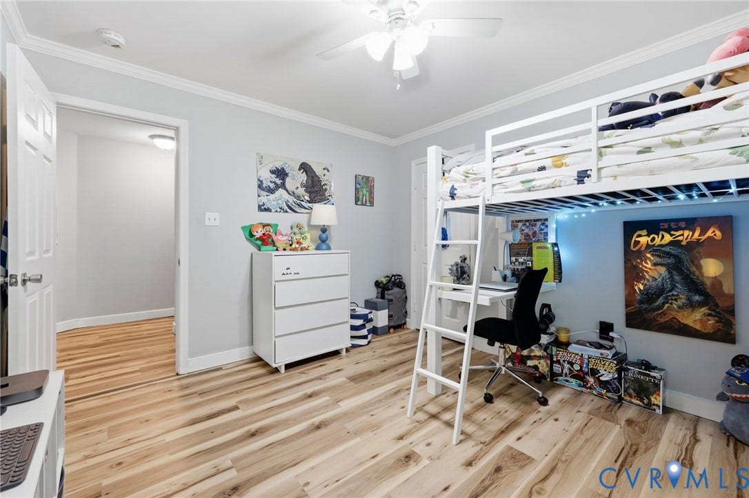 3015 M Street, Church Hill, Richmond, VA 23223 Wood-finish flooring, crown molding, and ceiling fan