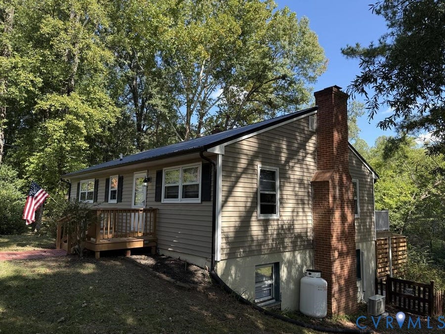 Property photo for 802 Bizzarre Street, Farmville, VA