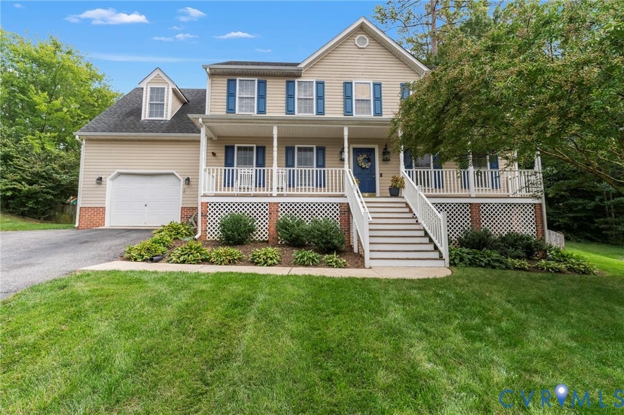 Property photo for 6013 Summerhouse Court, Midlothian, VA