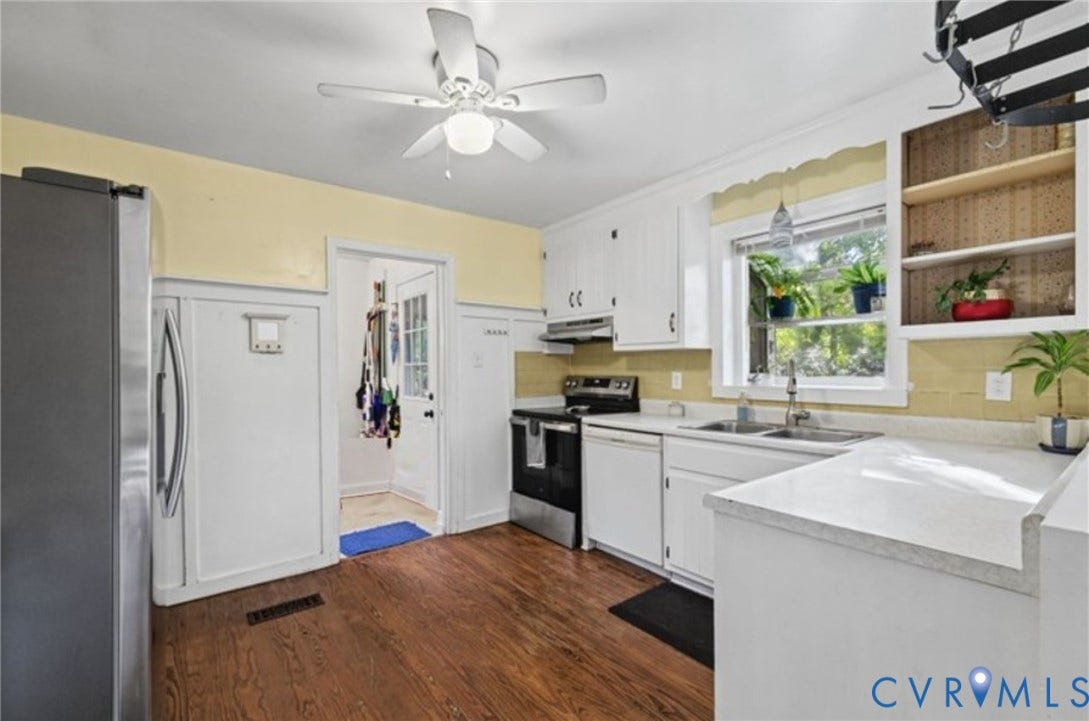 10301 Seacliff Lane, North Chesterfield, VA 23236 Bright and cheerful for preparing meals!