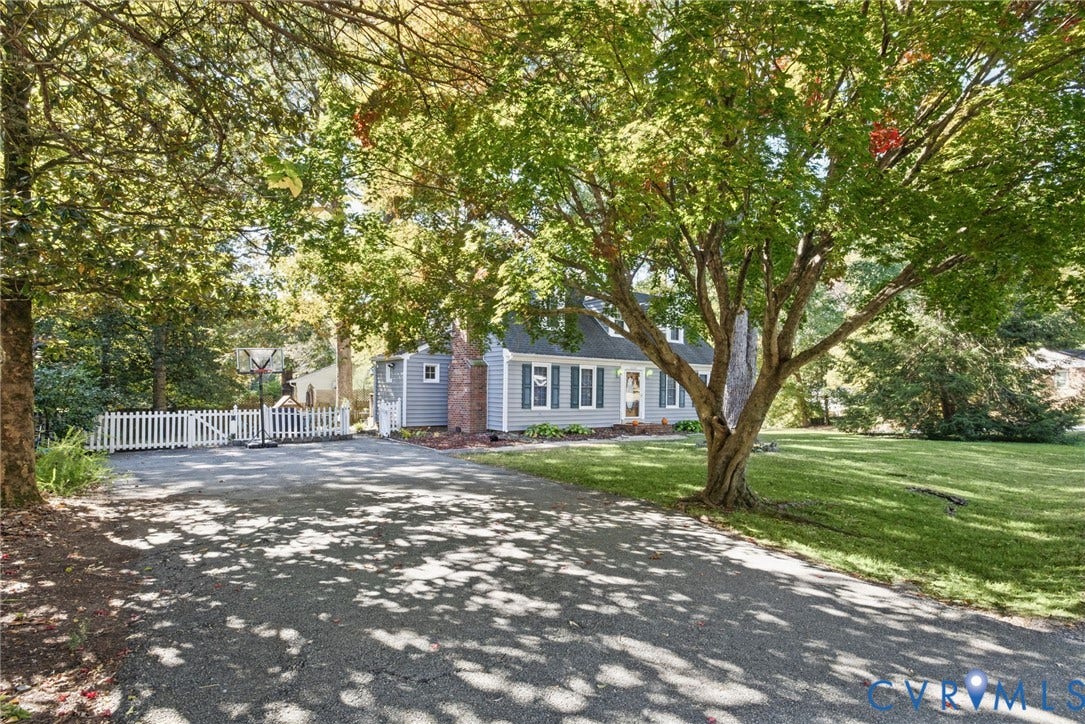 10301 Seacliff Lane, North Chesterfield, VA 23236 Double width Paved driveway!