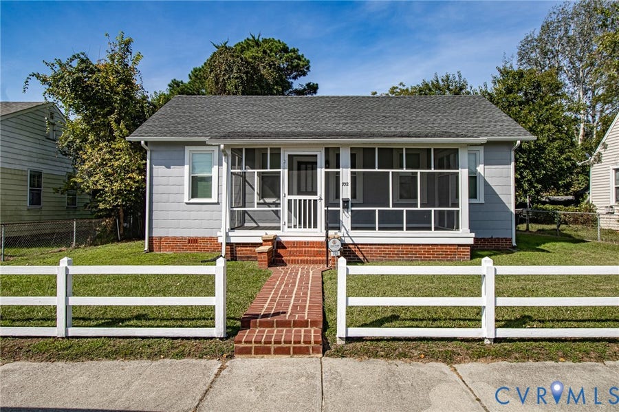 Property photo for 702 N 7th Avenue, Hopewell, VA