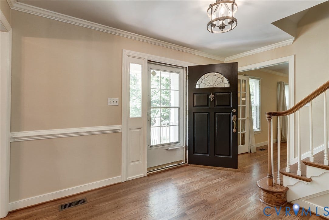 3120 McQuinn Road, Powhatan, VA 23139 Large foyer