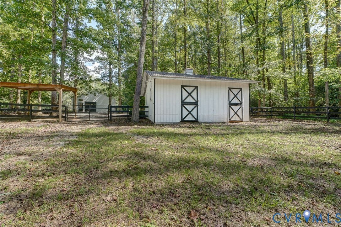 3120 McQuinn Road, Powhatan, VA 23139 two stall barn