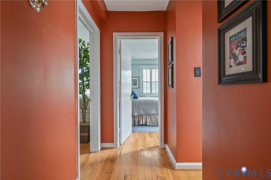 2606 Park Avenue, #U6, The Fan, Richmond, VA 23220 Hardwood flooring throughout the hallway