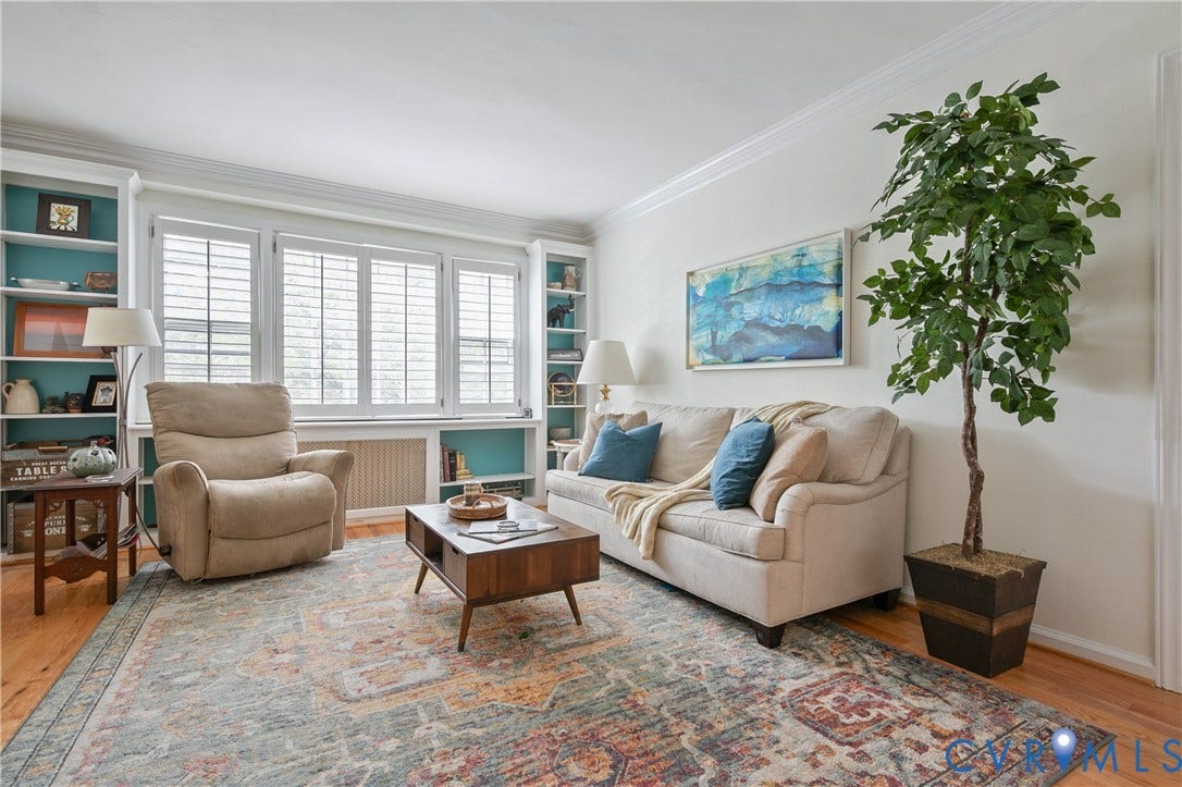 2606 Park Avenue, #U6, The Fan, Richmond, VA 23220 Wood-finish flooring, crown molding, built-in shelving, triple window, and plantation shutters