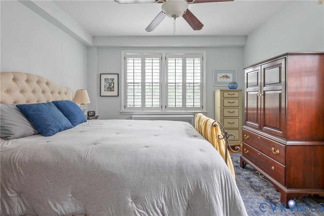 2606 Park Avenue, #U6, The Fan, Richmond, VA 23220 Recessed lighting, ceiling fan, and window with plantation shutters
