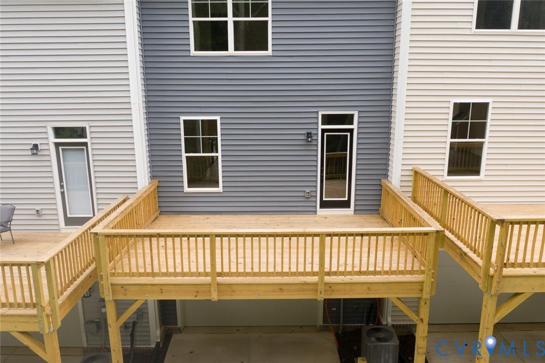 This photo shows a similar floorplan and quality level to Eastwood Homes. Actual design selections and layout may vary.