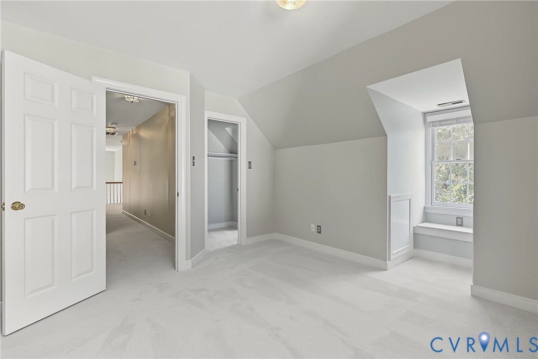 With walk-in-closet
