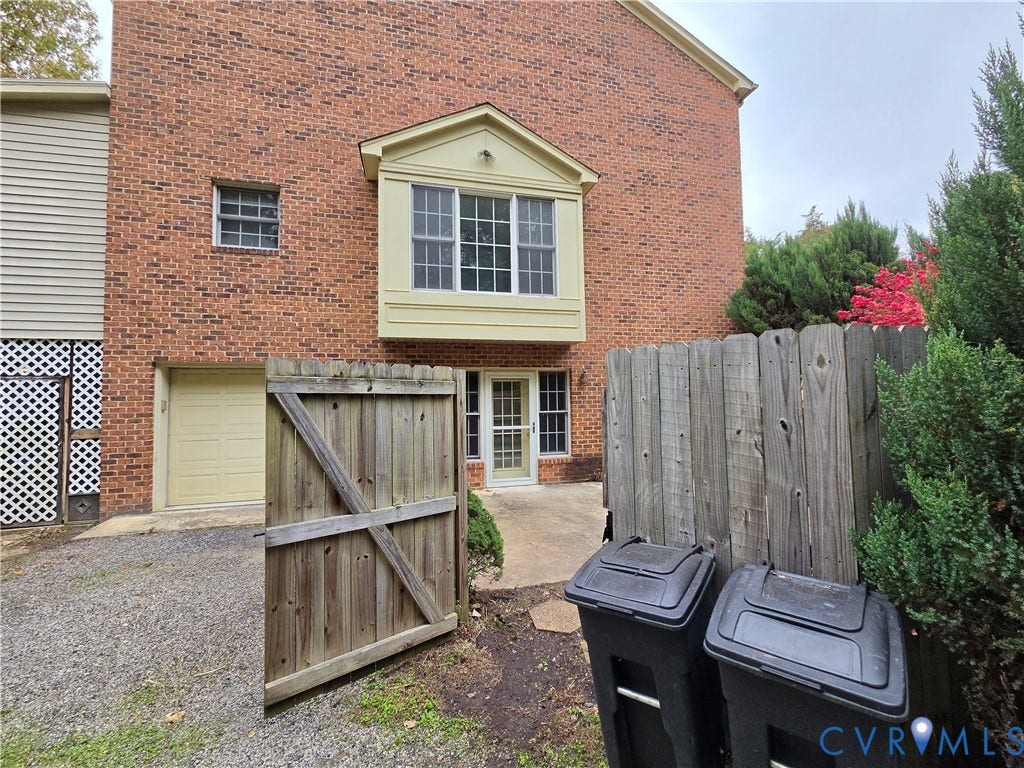 136 Popular Court, Farmville, VA 23901 Side entrance to patio and basement area.
