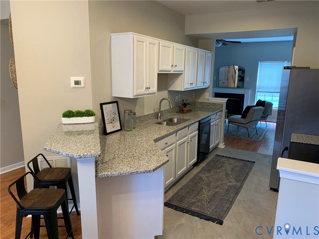 3814 Dominion Townes Circle, Henrico, VA 23223 Kitchen - View #3