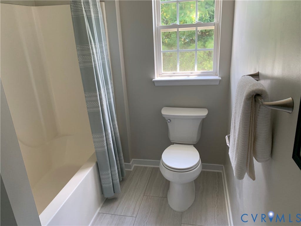 3814 Dominion Townes Circle, Henrico, VA 23223 Hall Full Bathroom