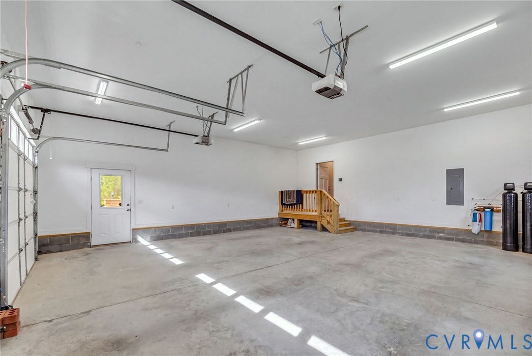 22050 Butterwood Road, Dinwiddie, VA 23803 22050 Butterwood Road, Dinwiddie, VA 23803