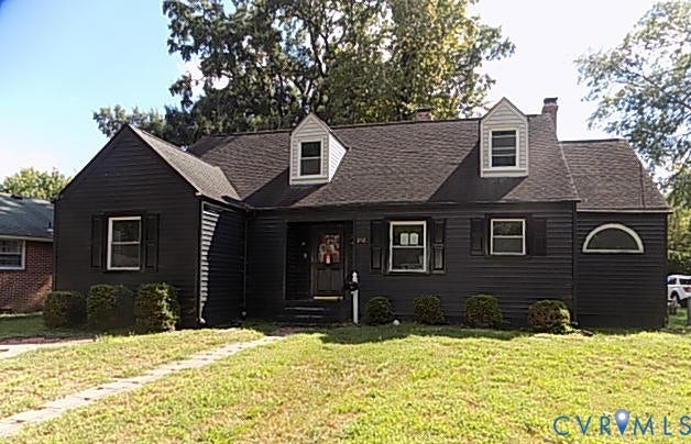 212 Royal Oak Avenue, Riverside Park, Colonial Heights, VA 23834 Dark-toned exterior siding with white window frames and black shutters