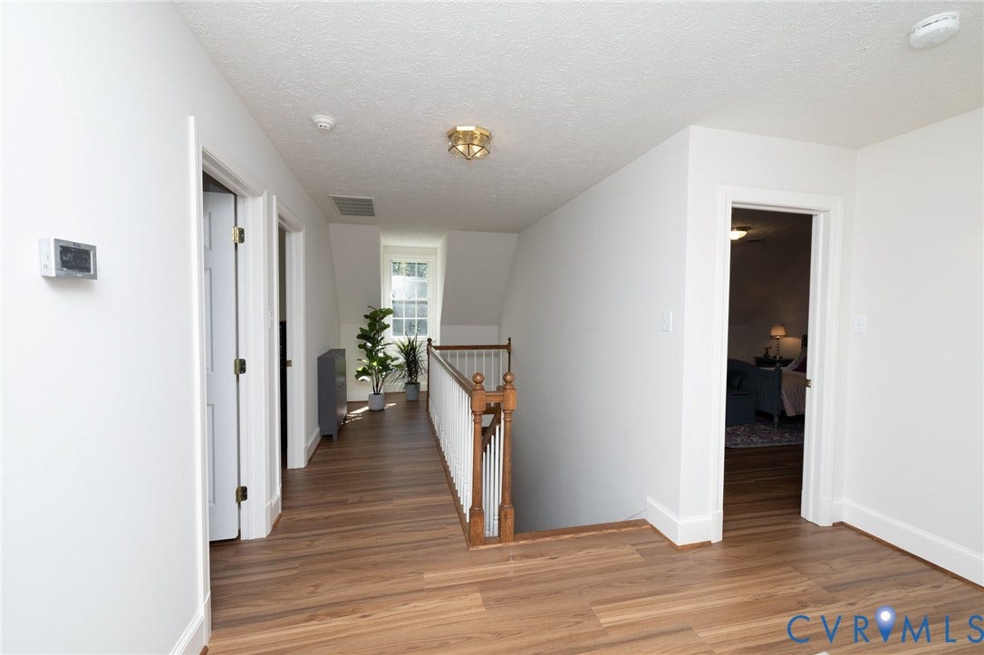 9281 Pamunkey Crest Dr, Hanover, VA 23111 Upstairs hallway/loft