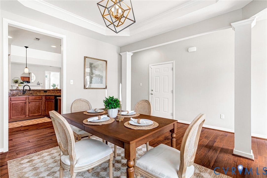 7728 Marshall Arch Drive, Liberty Trace, Mechanicsville, VA 23111 Tray ceiling with geometric light fixture