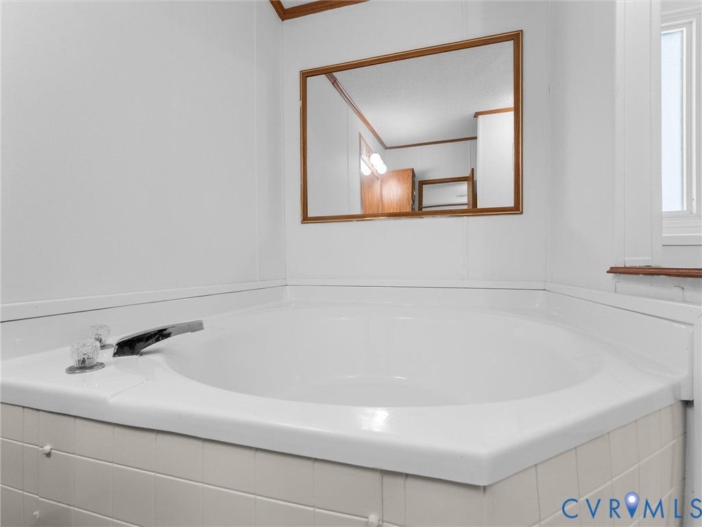 17930 Genito Road, Amelia, VA 23002