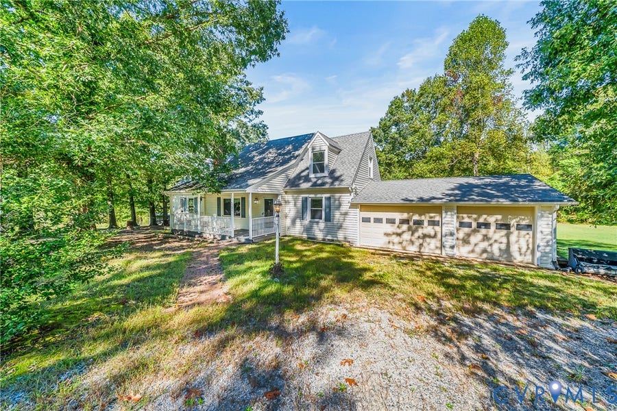 Property photo for 2049 Riddle Road, Blackstone, VA