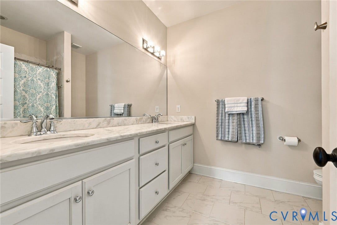 En-suite bathroom